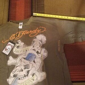 ****Unleash Your Inner Star Power: Vintage New Ed Hardy 4X LS-T-Shirt!****